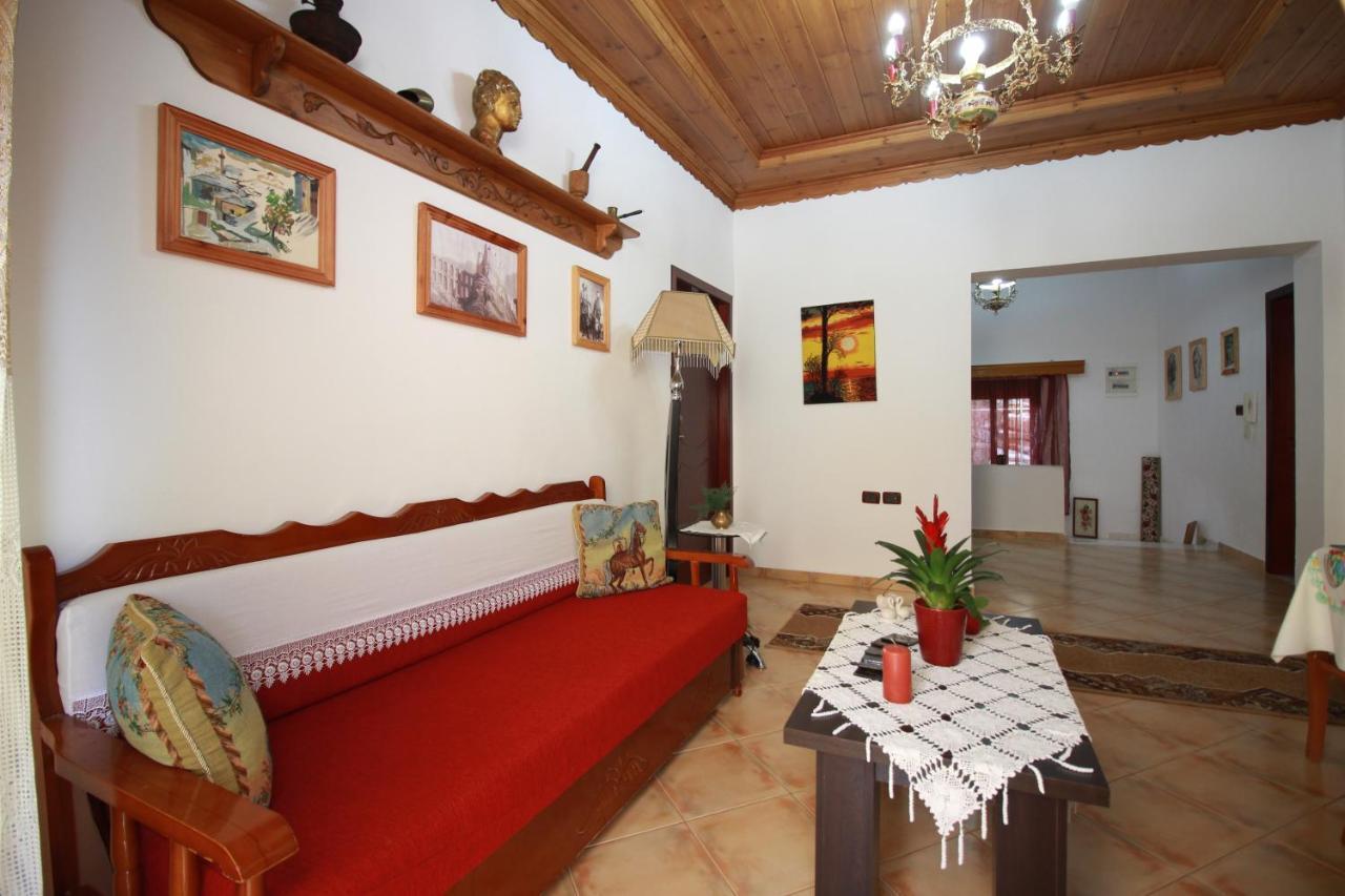 Grandma'S Home Gjirokastër 外观 照片