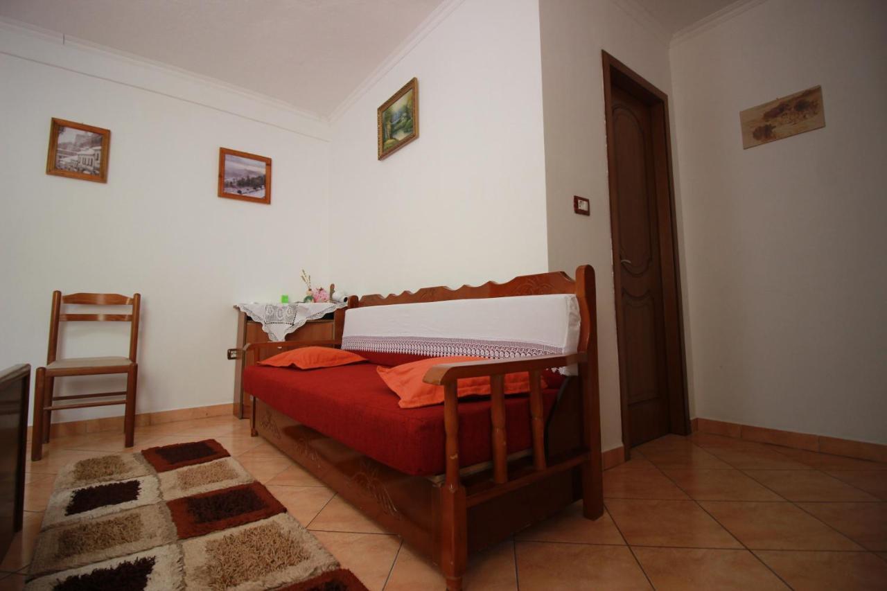 Grandma'S Home Gjirokastër 外观 照片
