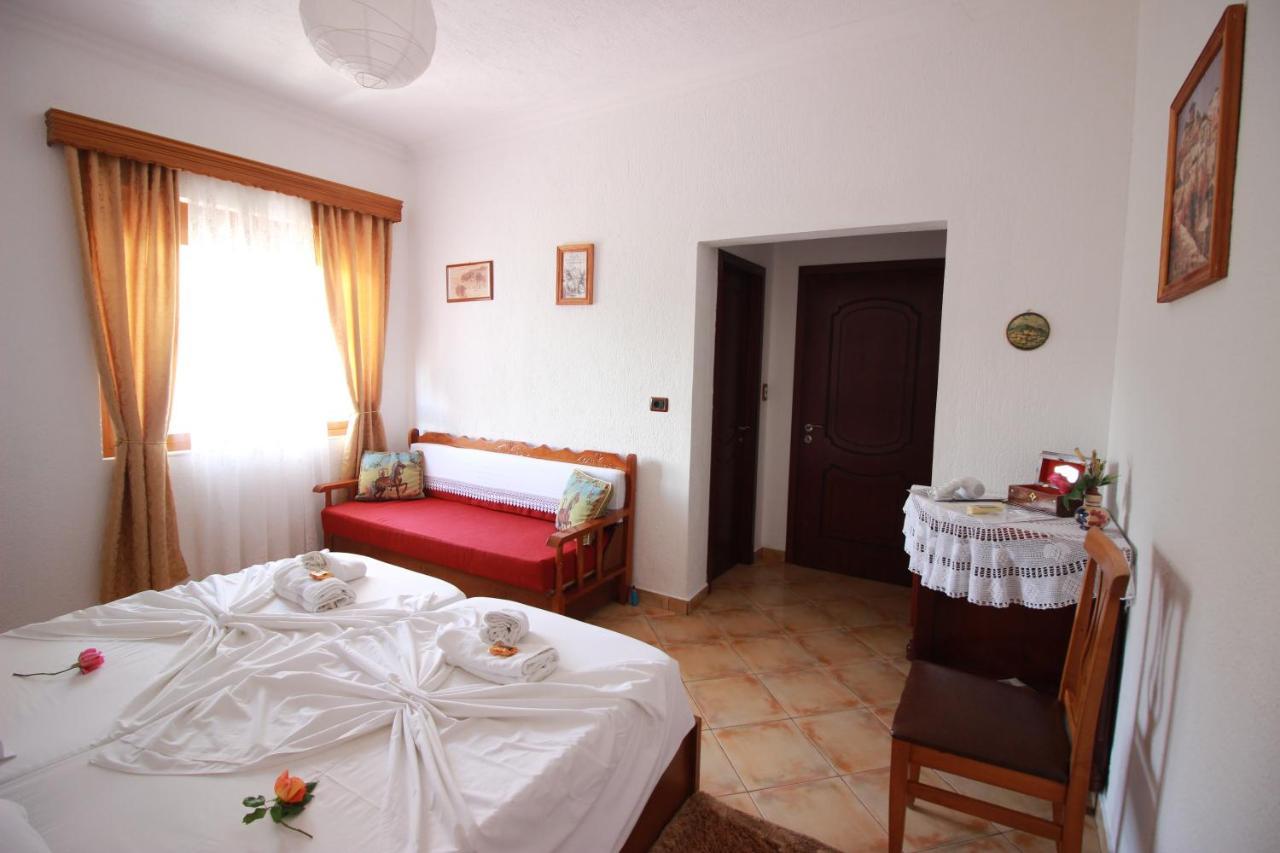 Grandma'S Home Gjirokastër 外观 照片