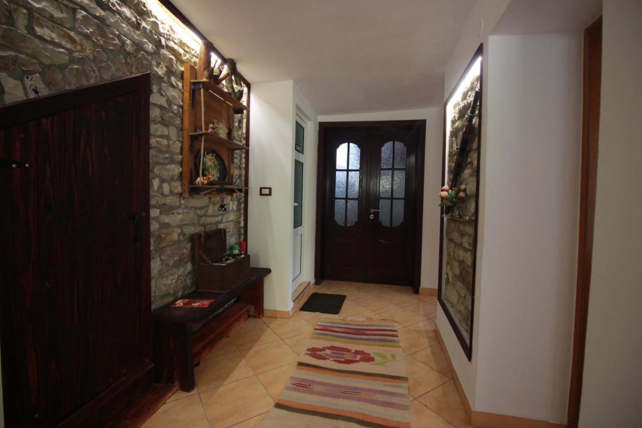 Grandma'S Home Gjirokastër 外观 照片
