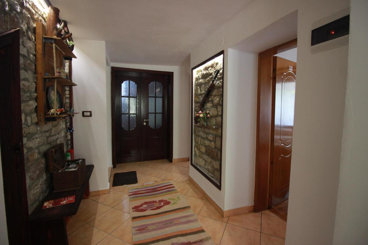 Grandma'S Home Gjirokastër 外观 照片